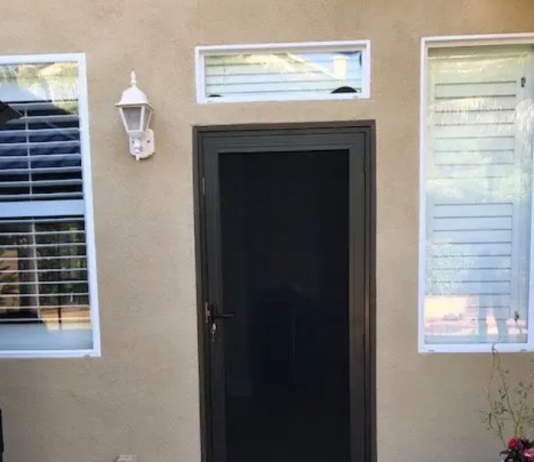 Achieving Flawless Security and Open-Air Comfort for Your Entryways Custom Hinged Screen Door Installation